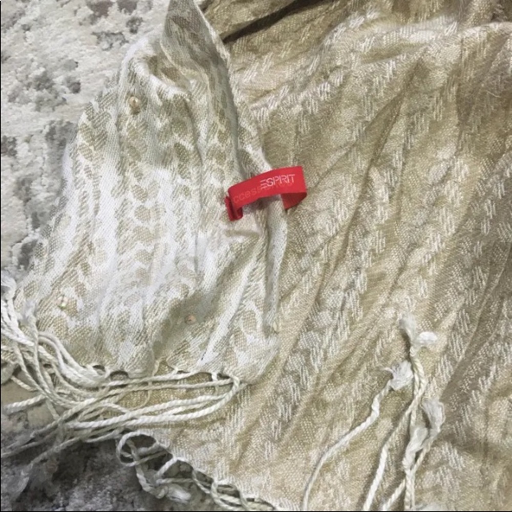 Esprit scarf - Picture 2 of 3